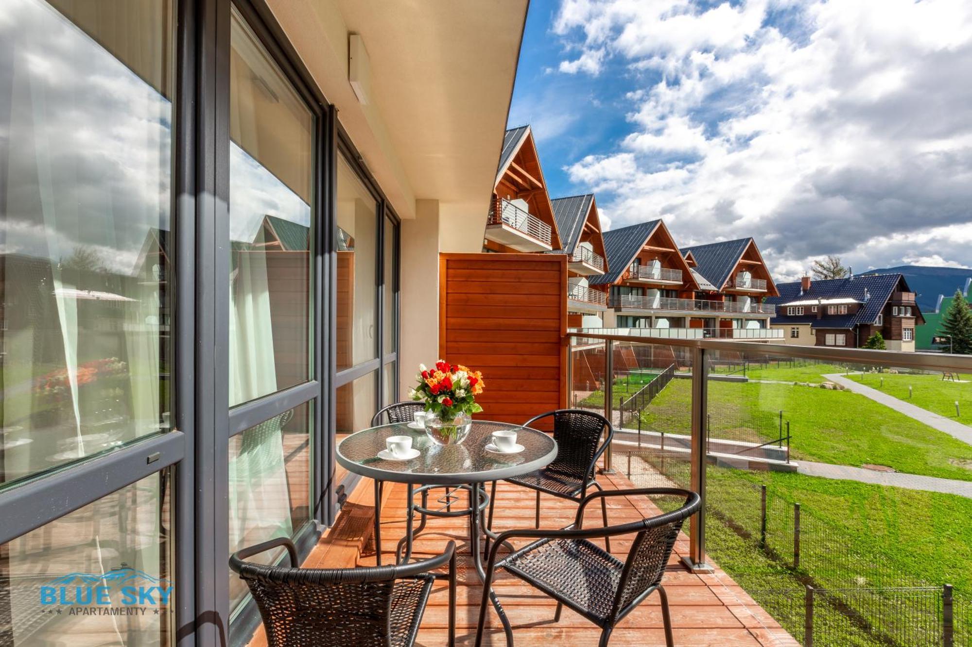 Apartamenty Bluesky: Mountain View Retreat Near Trails Karpacz Room photo